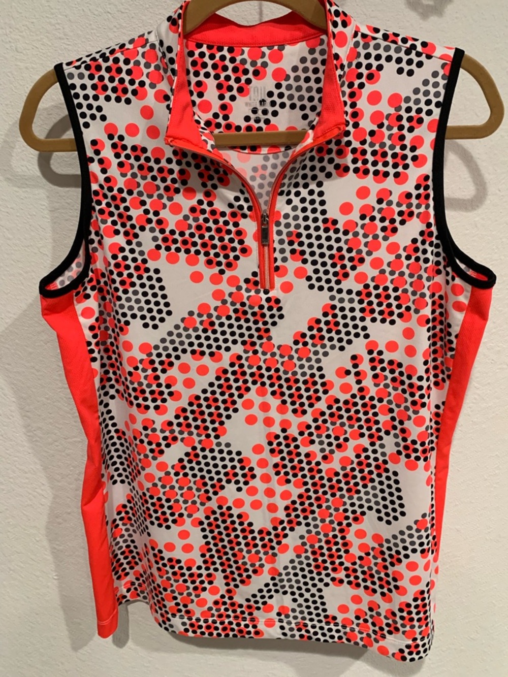 Tail White Label Nolia Sleeveless Zip Golf Polo Top in Neon Coral Dot Print, L